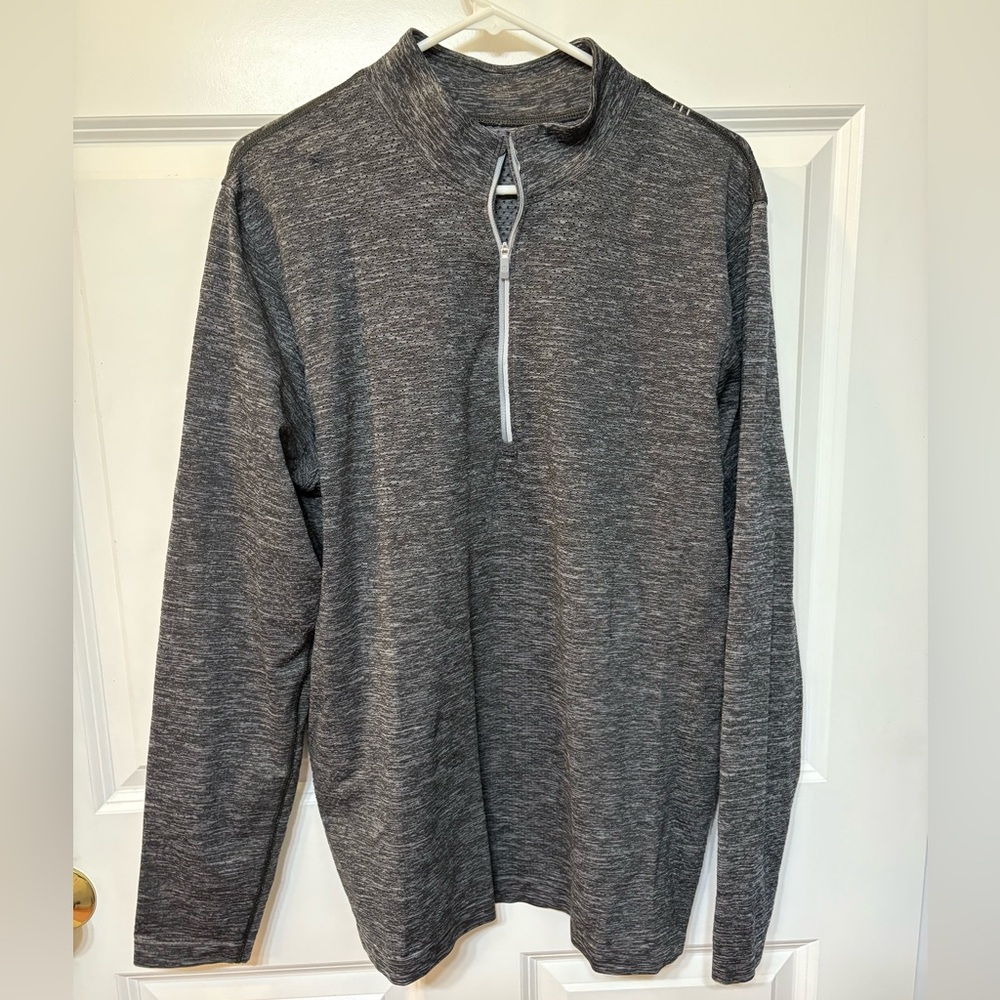 men’s Lululemon quarter zip heathered black